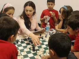  Chess Grandmaster Alexandra Kosteniuk visited the 2007 Florida State Scholastic Championshipi